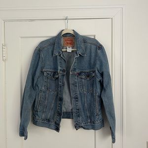 Levi’s trucker Jean jacket
